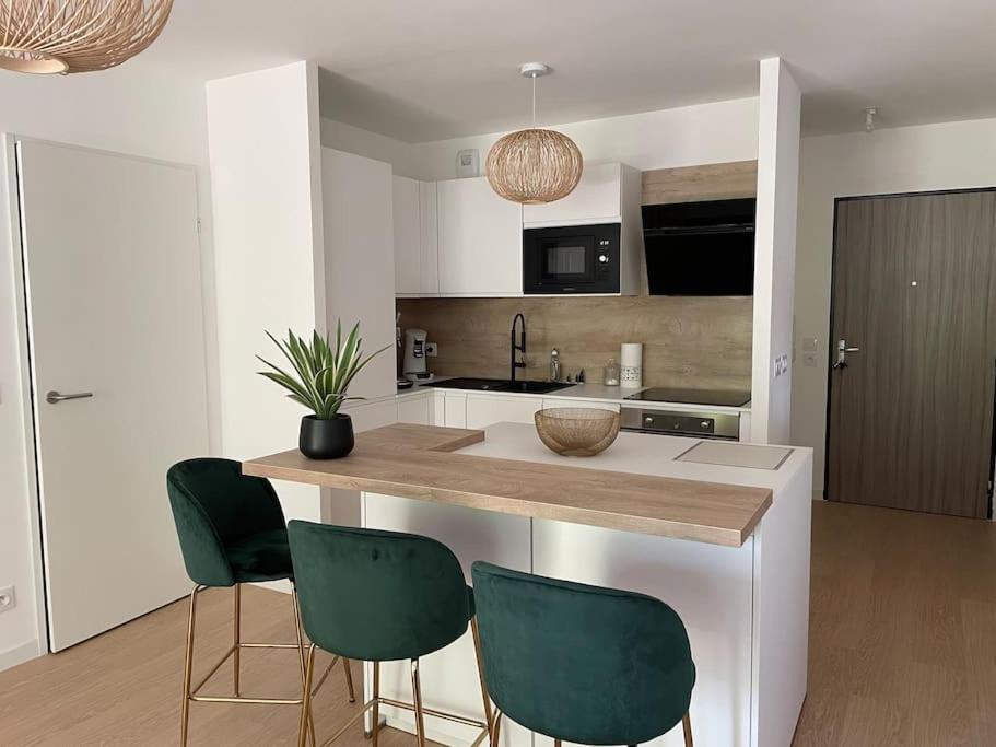 Superbe Appartement En Residence Avec Parking Le Mans Exterior foto